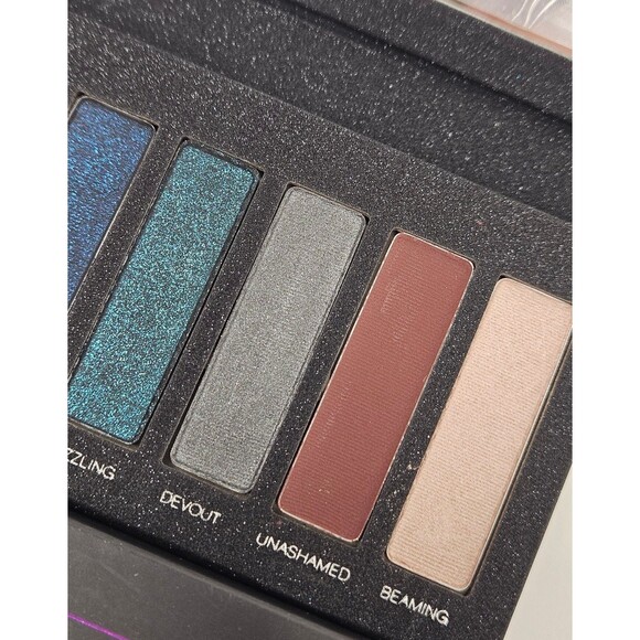 Younique Moodstruck Addiction Palette Anniversary Edition New in box - Picture 4 of 6